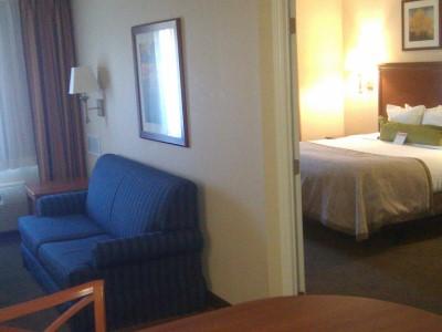Candlewood Suites Fredericksburg By Ihg Εξωτερικό φωτογραφία